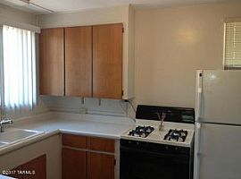 3001 E 17th St, Tucson, Az 85716 2 Beds 1 Bath 976 Sqft in Tucson, AZ (Photo 8 of 9)