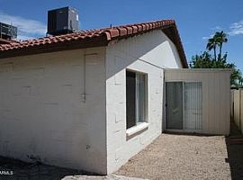 5036 W Gelding Dr, Glendale, Az in Glendale, AZ (Photo 9 of 11)