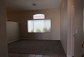 1015 Desert Retreat Ct, Henderson, Nv 89002 3 Beds 2 Baths in Henderson, NV (Photo 3 of 9)