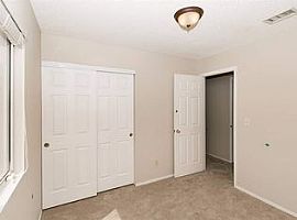 6256 Small Point Dr, Las Vegas, Nv 89108 4 Beds 2 Baths in Las Vegas, NV (Photo 5 of 8)