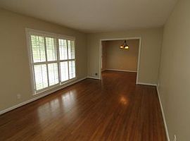 994 Oak Grove Rd, Birmingham, Al 35209 in Birmingham, AL (Photo 3 of 11)