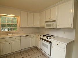 994 Oak Grove Rd, Birmingham, Al 35209 in Birmingham, AL (Photo 5 of 11)