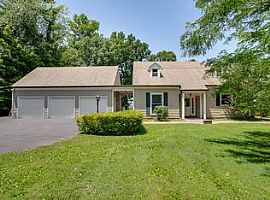 11 Stonebridge Rd, Louisville, Ky 40207 3 Beds 2.5 Baths in Louisville, KY