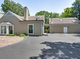 11 Stonebridge Rd, Louisville, Ky 40207 3 Beds 2.5 Baths in Louisville, KY (Photo 12 of 12)