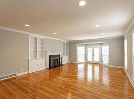 11 Stonebridge Rd, Louisville, Ky 40207 3 Beds 2.5 Baths in Louisville, KY (Photo 2 of 12)