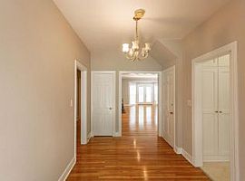 11 Stonebridge Rd, Louisville, Ky 40207 3 Beds 2.5 Baths in Louisville, KY (Photo 5 of 12)