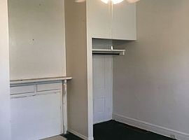 2702 W Madison St, Louisville, Ky 40211 2 Beds 1 Bath in Louisville, KY (Photo 4 of 8)