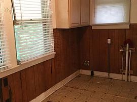 2702 W Madison St, Louisville, Ky 40211 2 Beds 1 Bath in Louisville, KY (Photo 7 of 8)