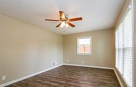 819 Flicker Rd, Louisville, Ky 40214 4 Beds 1.5 Baths in Louisville, KY (Photo 4 of 7)