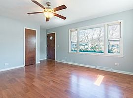 0n778 Barry Ave, Wheaton, Il 60187 3 Beds 1 Bath in Wheaton, IL (Photo 2 of 8)