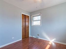 0n778 Barry Ave, Wheaton, Il 60187 3 Beds 1 Bath in Wheaton, IL (Photo 5 of 8)