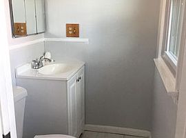 852 W Hawley St, Mundelein, Il 60060 3 Beds 1.5 Baths in Mundelein, IL (Photo 6 of 10)