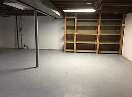 852 W Hawley St, Mundelein, Il 60060 3 Beds 1.5 Baths in Mundelein, IL (Photo 9 of 10)