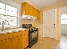 9607 S Charles St, Chicago, Il 60643 4 Beds 1.5 Baths in Chicago, IL (Photo 4 of 9)