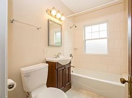 9607 S Charles St, Chicago, Il 60643 4 Beds 1.5 Baths in Chicago, IL (Photo 6 of 9)