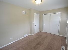 942 Daniel Dr, Bensenville, Il 60106 5 Beds 2 Baths in Bensenville, IL (Photo 3 of 8)