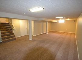 942 Daniel Dr, Bensenville, Il 60106 5 Beds 2 Baths in Bensenville, IL (Photo 7 of 8)