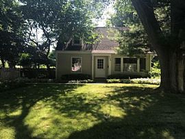 558 Miller Dr, Elgin, Il 60123 4 Beds 2 Baths in Elgin, IL