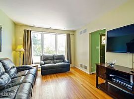 3831 N New England Ave, Chicago, Il 60634 3 Beds 2 Baths in Chicago, IL (Photo 2 of 8)