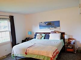 1419 Mill Creek Dr, Buffalo Grove, Il 60089 3 Beds 2 Baths in Buffalo Grove, IL (Photo 3 of 9)