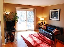 1419 Mill Creek Dr, Buffalo Grove, Il 60089 3 Beds 2 Baths in Buffalo Grove, IL (Photo 4 of 9)