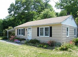 69 Riverview Ave, Deep River, Ct 06417 in Deep River, CT
