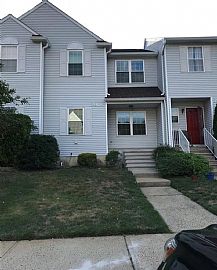 2908 Smoke House Ct in Freehold, NJ