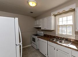 1035 Goodman St, Memphis, Tn 38111 3 Beds 1 Bath 1,299 Sqft in Memphis, TN (Photo 9 of 10)