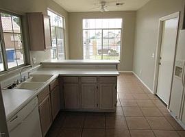 637 N Ocotillo Ln, Gilbert, Az 85233 3 Beds 2 Baths 1,315 Sqft in Gilbert, AZ (Photo 4 of 9)