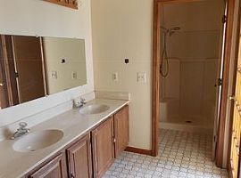 3 Beds 2 Baths Apartment For Rent  in Berville, MI (Photo 3 of 6)