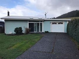 2 Beds 1.5 Baths in Gold Beach, OR