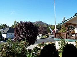 3 Beds 2 Baths in Bend, OR (Photo 5 of 5)