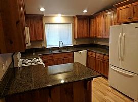 3 Beds 2 Baths in Redmond, OR (Photo 2 of 5)