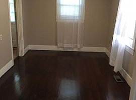 545 Denmark St, Louisville Rent 500 Deposit 500 Total 1000 in Louisville, KY (Photo 5 of 11)
