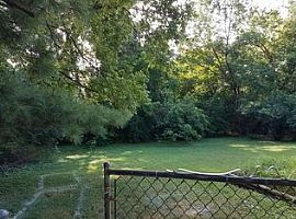 7726 Rochelle Rd, Louisville Rent 500 Deposit 500 Total 1000 in Louisville, KY (Photo 9 of 9)