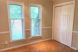313 White Oak Dr, Cary, Nc 27513 Rent $850 and Dep $850 in Cary, NC (Photo 3 of 10)