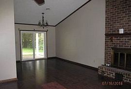 614 Cedar Dr N, Surfside  Rent 750 Deposit 750 Total 1500 in Surfside Beach, SC (Photo 6 of 8)