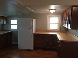 Farmhouse For Rent in Greenfield, MO (Photo 7 of 12)