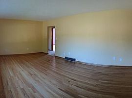 11 Rosa Ave, Covington, Ky 41011 3 Beds 2 Baths 1,600 Sqft in Covington, KY (Photo 5 of 9)