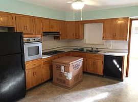 11 Rosa Ave, Covington, Ky 41011 3 Beds 2 Baths 1,600 Sqft in Covington, KY (Photo 6 of 9)