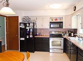 3818 Zenith Pl, Durham, N Rent 750 Deposit 750 Total 1500 in Durham, NC (Photo 7 of 9)