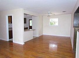 413 Andrew Dr, Valparaiso, Fl 32580 Rent $650 and Dep $650 in Valparaiso, FL (Photo 5 of 7)
