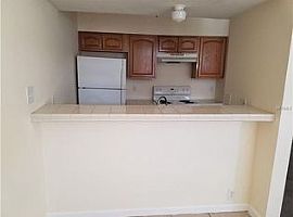 12306 Fox Hound Ln, Rent Is $650 and Deposit Is $650 in Orlando, FL (Photo 5 of 9)