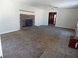 134 E B St, Pinedale, Wy Rent 650 Deposit 650 Total 1300 in Pinedale, WY (Photo 6 of 8)