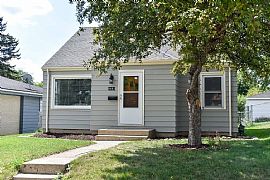 4683 N 79th St, Milwaukee, Wi 53218 3 Beds 1 Bath 1,100 Sqft in Milwaukee, WI (Photo 2 of 3)