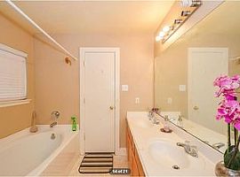 5843 Silver Oak, Missouri City, Tx 77459 3 Beds 2 Baths in Missouri City, TX (Photo 3 of 8)