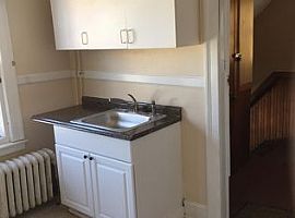 4 Lyons St, New Britain, Ct 06052 in New Britain, CT (Photo 3 of 6)