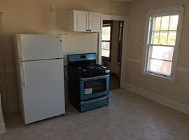 4 Lyons St, New Britain, Ct 06052 in New Britain, CT (Photo 4 of 6)