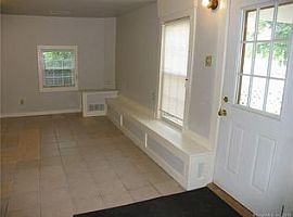 42b Boston Post Rd, Guilford, Ct 06437 in Guilford, CT (Photo 2 of 8)