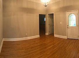 320 E Oak Hill Ave, Knoxville, Tn 7917 in Knoxville, TN (Photo 2 of 2)